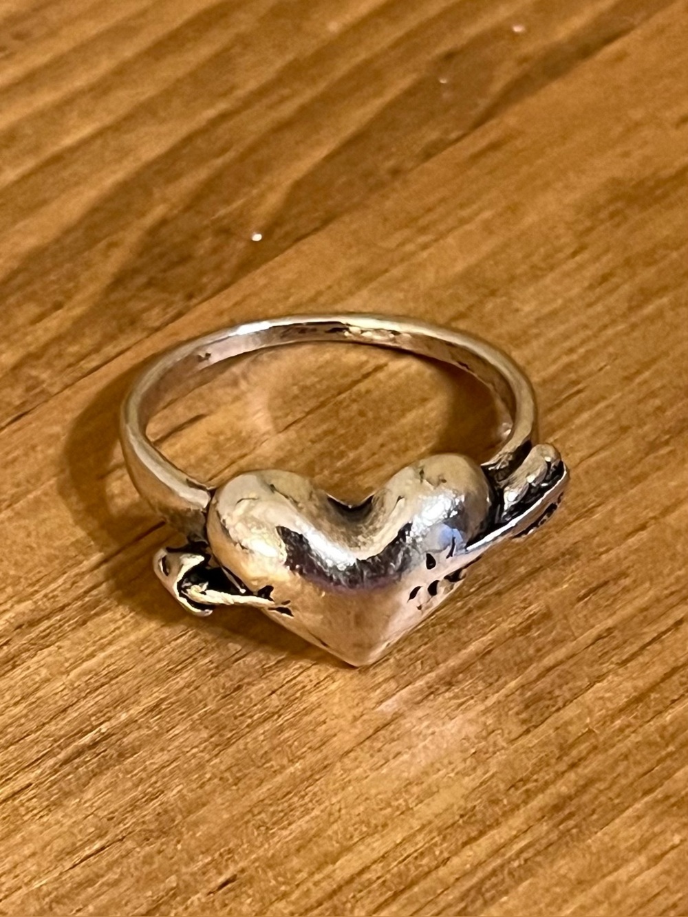 Vintage heart ring with arrow through it silver tone band size 7